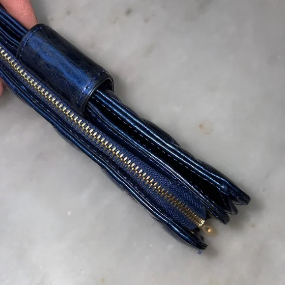 Borgasets Wallet Full Size Leather Bifold Iridescent Blue Quilted Genuine RFID - Picture 10 of 16